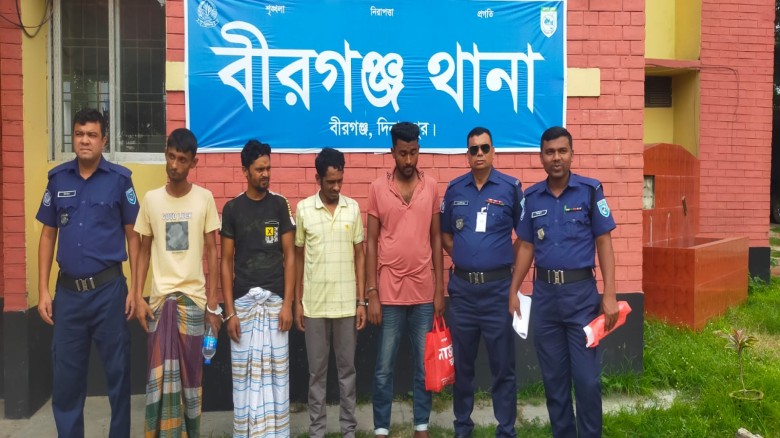 বীরগঞ্জে মাদকের বিরুদ্ধে কঠোর অবস্থানে প্রশাসন। বিক্রেতা বা 