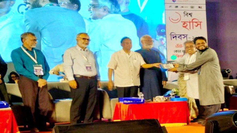 শিক্ষা বিস্তারে অবদানের স্বীকৃতি পেলেন আকবর হোসেন